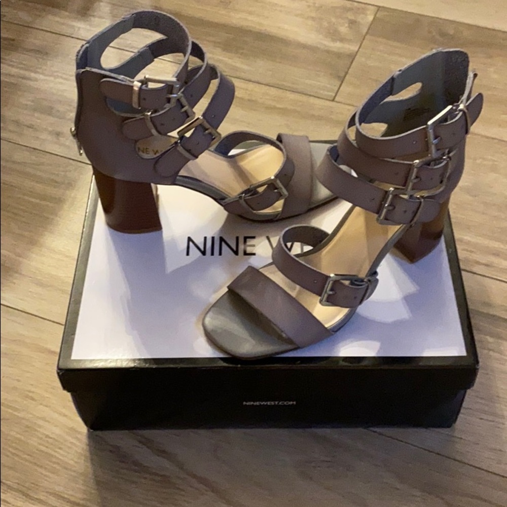 Shoes - Picture 2 of 11